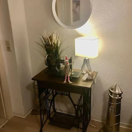 Schoene 2-zimmerwohnung, 10 Geh-minuten Zum * Timmendorfer Strand