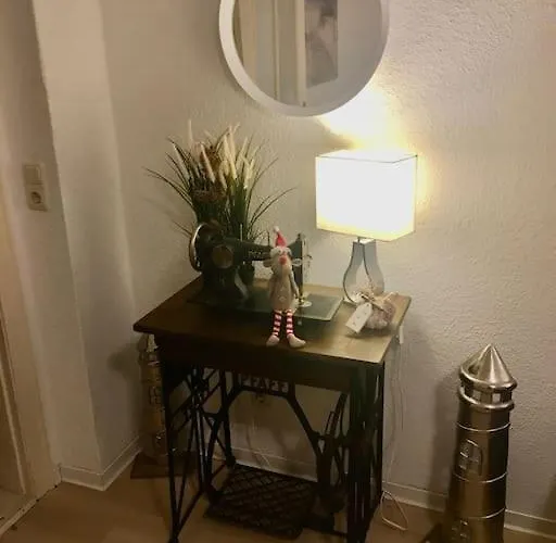 Schoene 2-zimmerwohnung, 10 Geh-minuten Zum * Timmendorfer Strand
