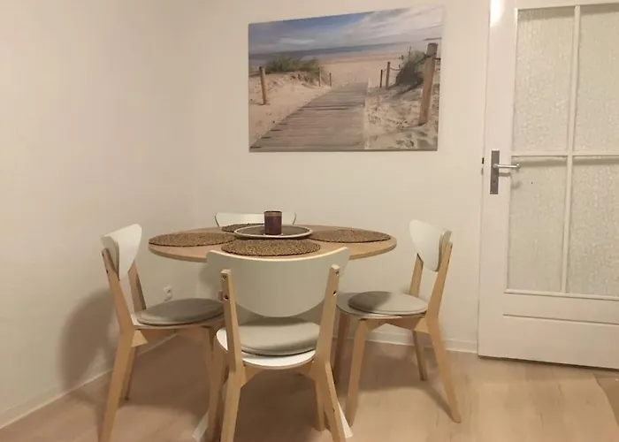 Schoene 2-zimmerwohnung, 10 Geh-minuten Zum Timmendorfer Strand